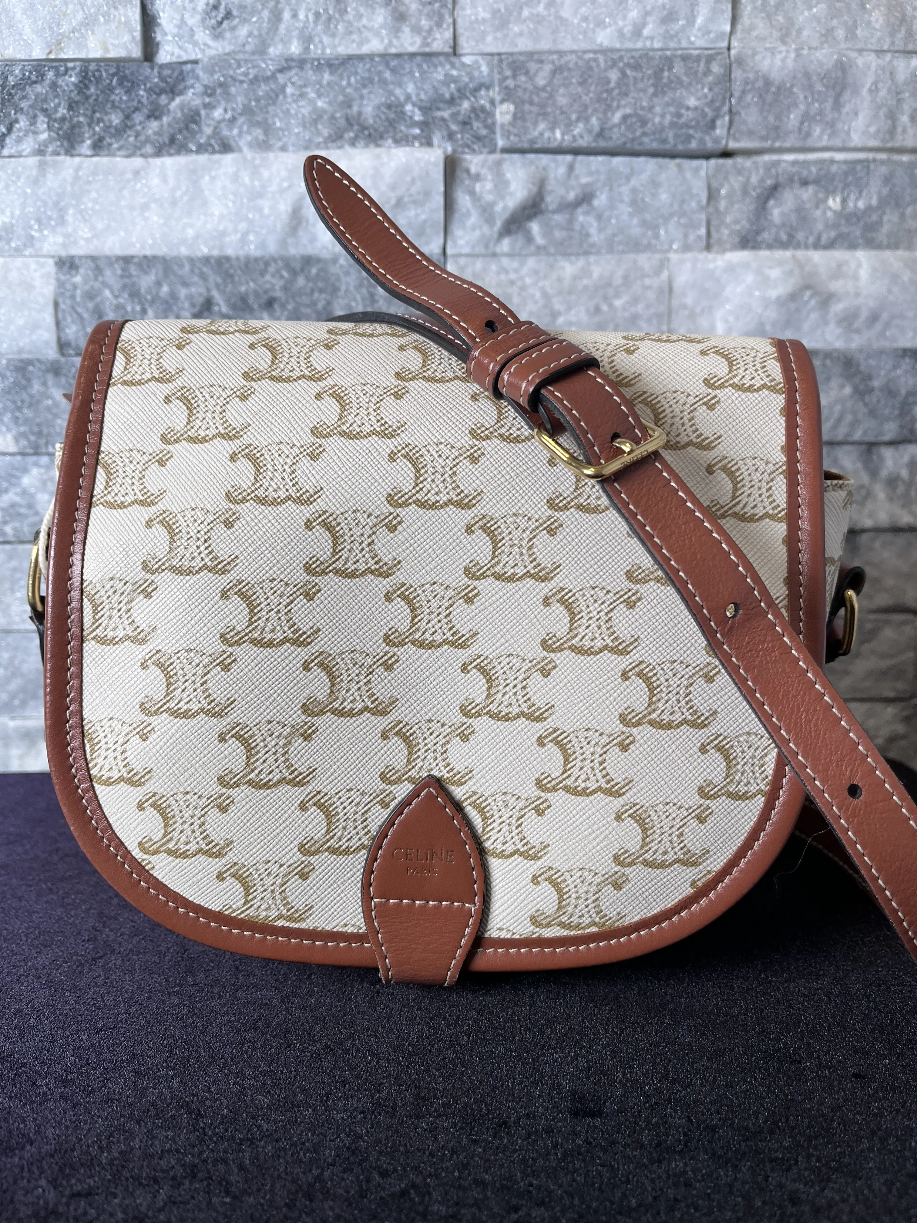 Pre-owned Celine leather Shoulder Bags Triomphe Canvas Medium Folco Bag JS028