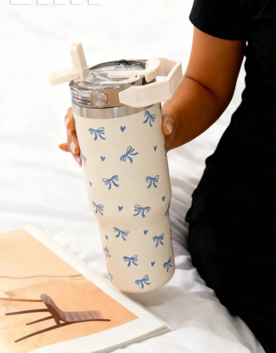 900ml Bow Pattern Stainless Steel Insulated Tumbler with Straw Lid Vacuum Travel Mug Hot Cold Cup Portable