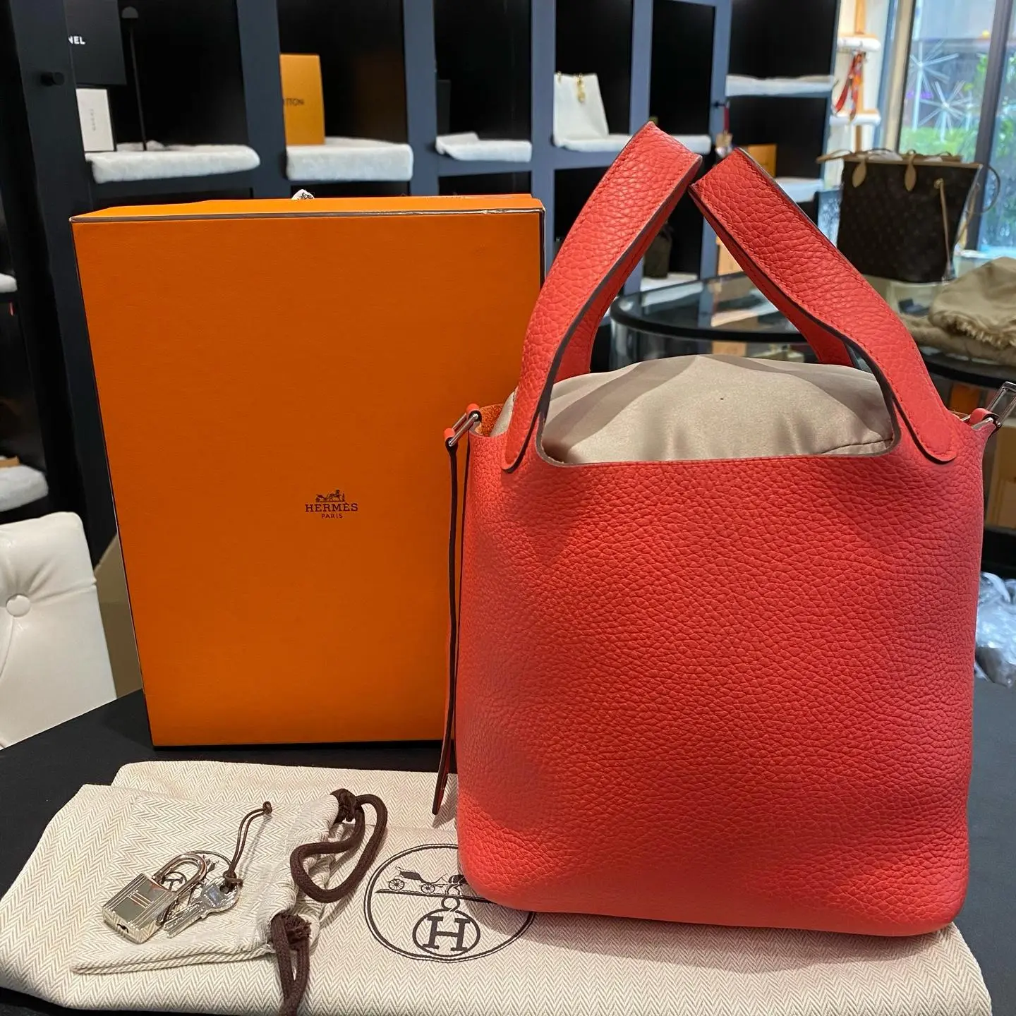 Pre-owned Hermès Picotin Lock 18 in Rose Lipstick Taurillon Clemence with Palladium Hardware, Y Stamp XH012