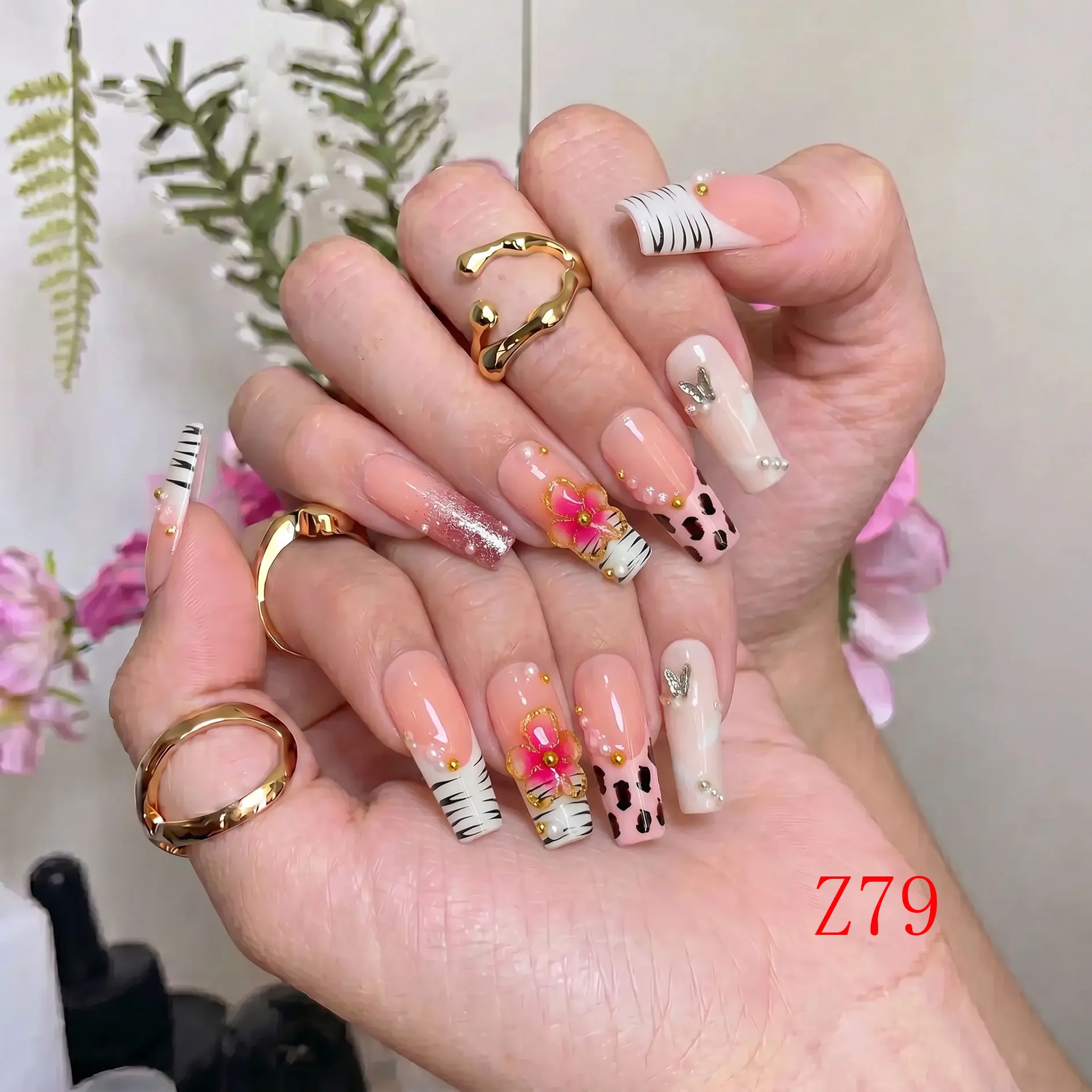 NailBeeBee Press-On Nails with 3D Flowers & Animal Print, Reusable Medium Square Acrylic Nails, Long-Lasting Glossy Finish, 10 Pcs, Handmade Press On Nails