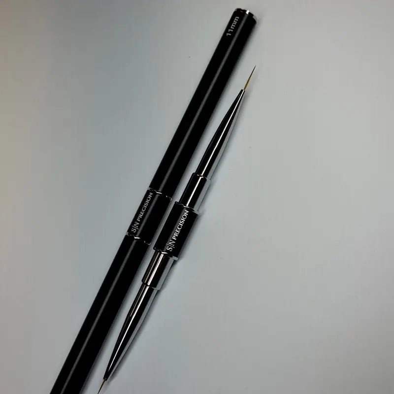 Double head 100% Kolinsky liner brush. Double head 100% Kolinsky liner brush.