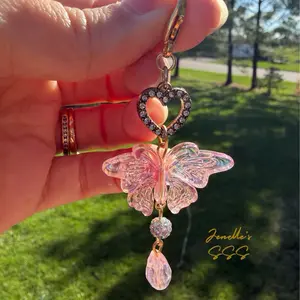 Pastel Pink Butterfly with Rhinestone Heart Clip On Bag Charm Fashion Accessory for Stylish Outfits