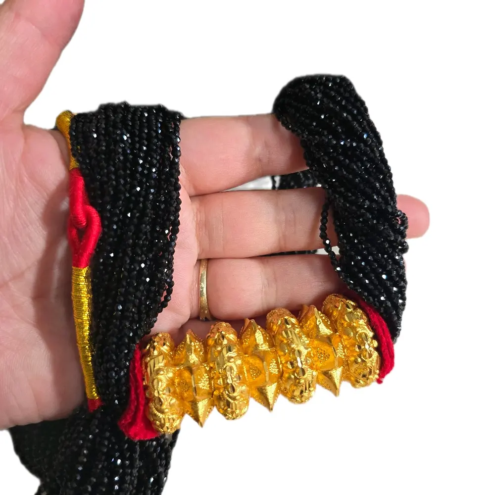 Traditional Nepali Hydro potey maili tilhari