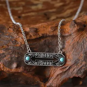 Vintage Green Stone Geometric Hollow Arrow Pendant Chain Jewelry Necklaces, Trendy Unique Niche Fashionable Versatile Collarbone Chain