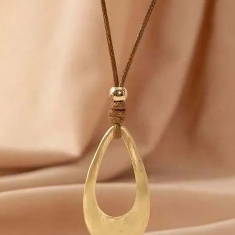 Vintage Teardrop Shaped Pendant Necklace for Women for Gift, Clavicle Matching Necklace, Stainless Steel Jewelry for Daily Decor, Jewelry Accessory, Daily Wear Necklace, Dainty Boho Necklace, Casual Style Necklaces, Dainty necklaces