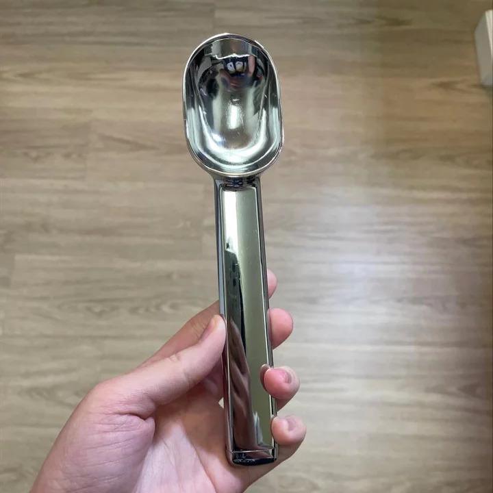 Figmint Ice Cream Scoop Silver – Zinc Alloy Dishwasher-Safe Kitchen Tool, Ergonomic Non-Slip Handle, Heavy-Duty Frozen Dessert Scooper, 7.6" Length Figmint Ice Cream Scoop Silver – Zinc Alloy Dishwasher-Safe Kitchen Tool, Ergonomic Non-Slip Handle, Heavy-Duty Frozen Dessert Scooper, 7.6" Length