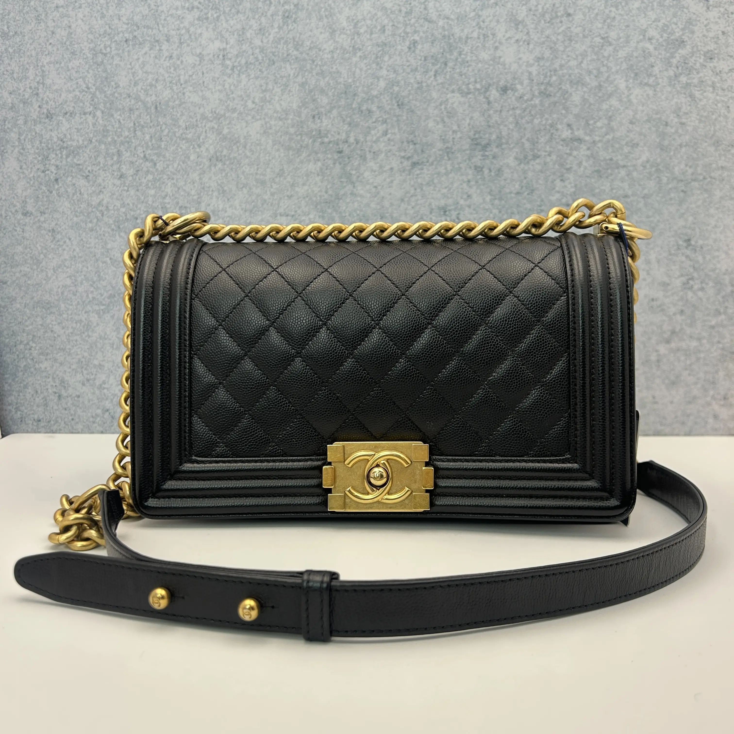 Pre-owned CHANEL - Crossbody bags Le Boy Medium Black Grained Calfskin Gold‑Tone Turn‑Lock Chain Shoulder & Crossbody Bag 888