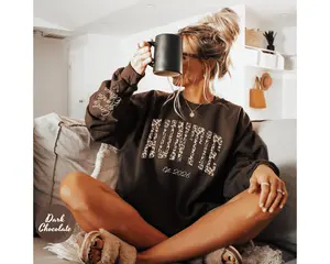 Comfort Color Custom Leopard Auntie Sweatshirt With Kid Name On Sleeve, Personalized Auntie Sweatshirt, Gift For Auntie, Mothers Day Gift, Auntie Est Year