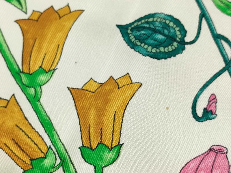 Pre-owned Gucci Silk Scarf Scarve Vintage 60s 100% Silk Floral Flora Made in Italy