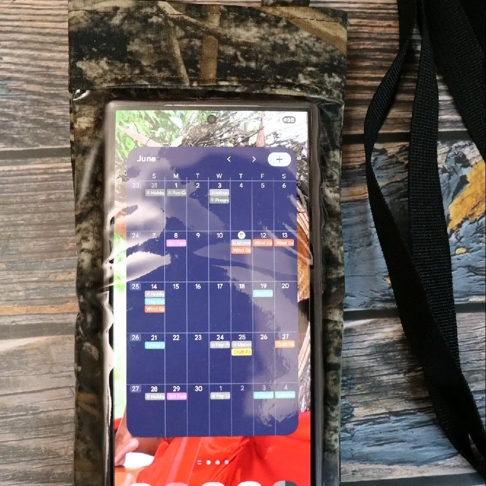 Bushman Touchscreen-Compatible Crossbody Wallet for Phones