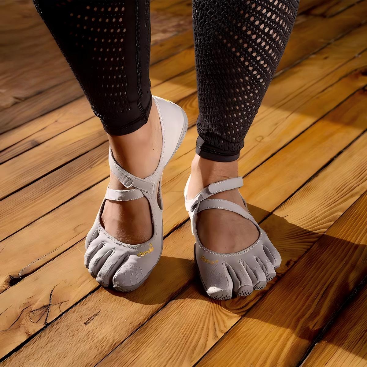 Women’s Five Fingere Shoes Yoga & Pilates Shoes – Breathable Mesh Barefoot Sneakers for Running, Dance & Fitness | Non-Slip, Lightweight, Comfortable