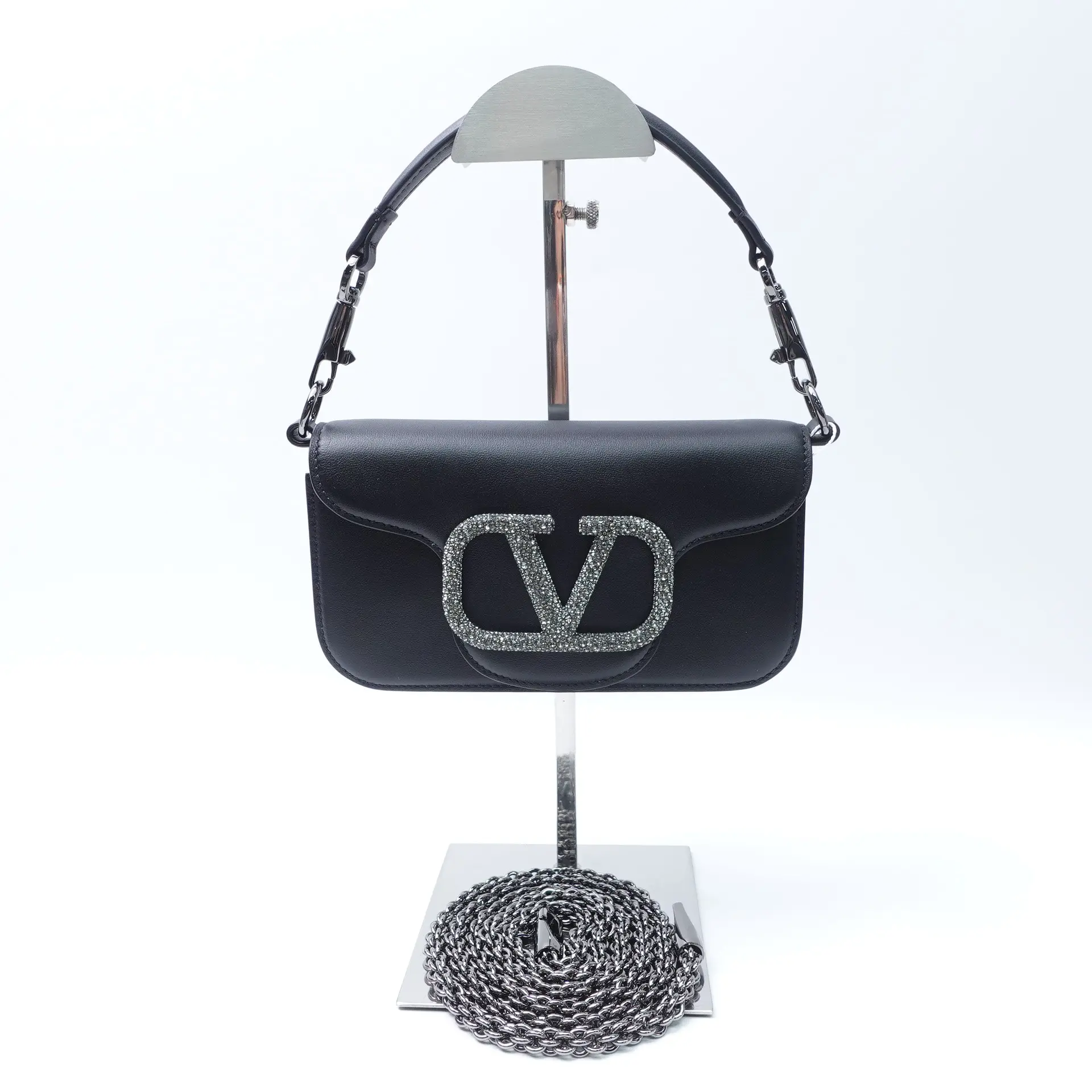 Pre-owned Valentino Calfskin Shoulder Bags Loco Black Shoulder Bag T10377003