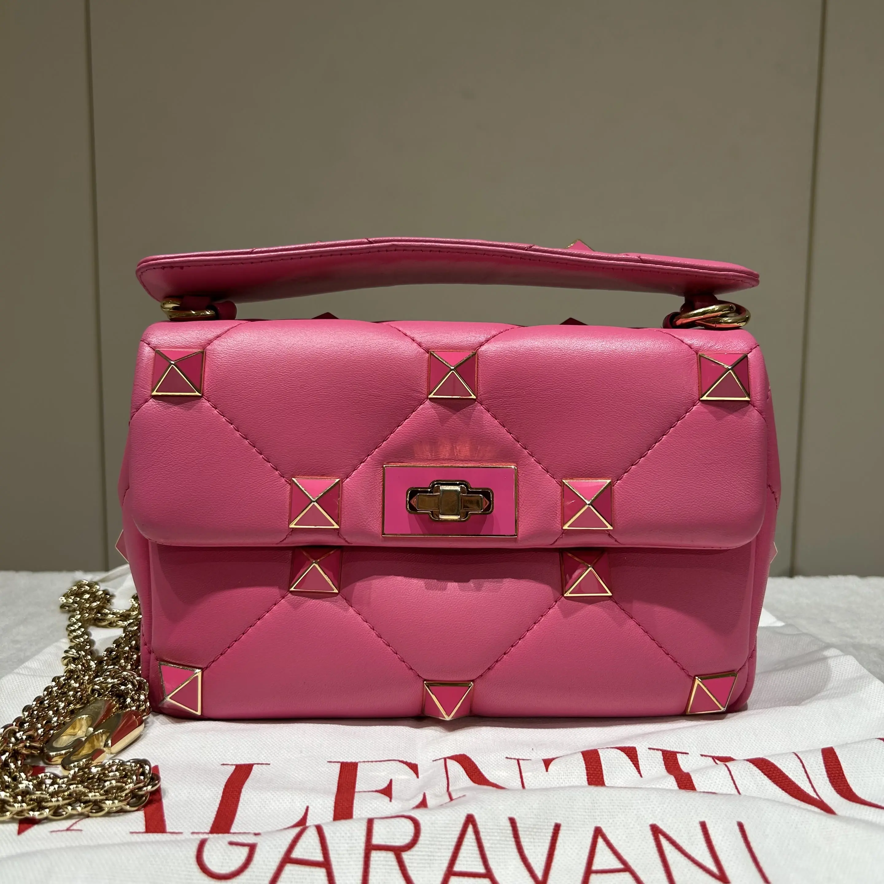 Pre-owned Valentino leather Crossbody Bags Pink Sheepskin Roman Stud Small Crossbody Bag 37516173 SH