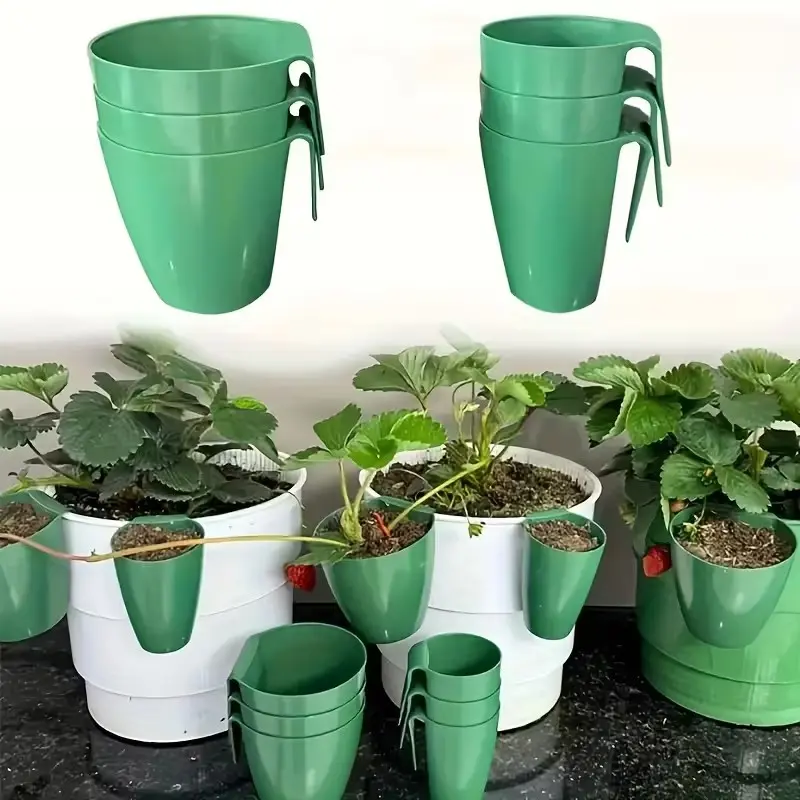 Set of 30 Plastic Strawberry Propagation Cups, Garden Planter, Plastic Planters for Outdoor Plants, Ideal for Home Balconies and Gardens, Fits Round and Square Flower Pots