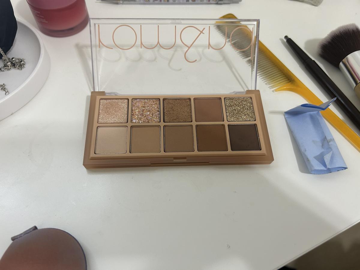 Item: #02 Mahogany Garden