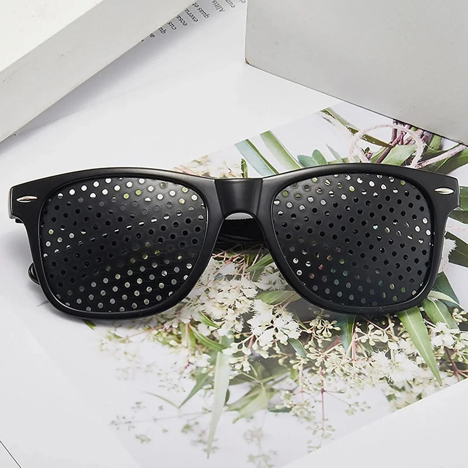Pinhole Training Glasses for Focus Exercises & Screen Relief Unisex Pinhole Glasses for Vision Training Myopia Astigmatism Correction eye fatigue correction glass black men lightweight eyewear sunglass anti eyestrain anti-eye strain