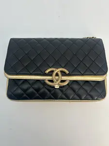 Pre-owned CHANEL LAMB Shoulder Bags C/ Black Medium Quilted Metallic Lambskin CC Chic Double Flap