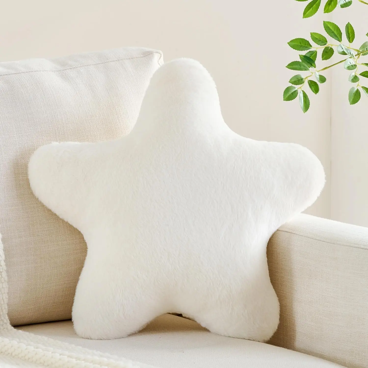 Star Pillow 15.7" White Star Shaped Decorative Throw Pillow for Couch Bed Aesthetic Plush Floor Seating Cushions with Soft Faux Rabbit  for Sofa Bedroom Living Room