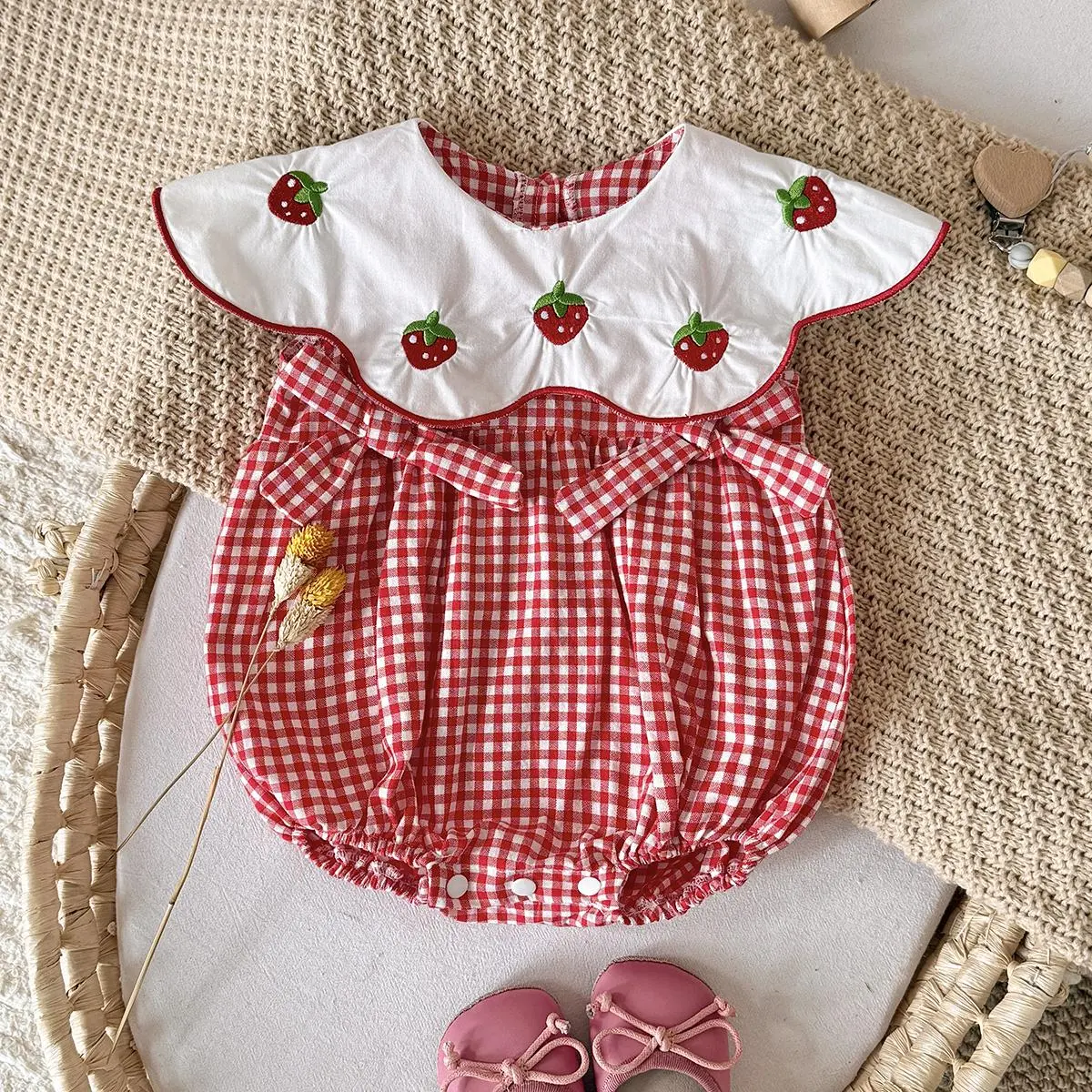 Baby Girls' Red Plaid Cotton Bodysuit featuring a Strawberry Embroidery Doll Lapel, an Above The Knee Fun Themed Bodysuit for Taking Pictures