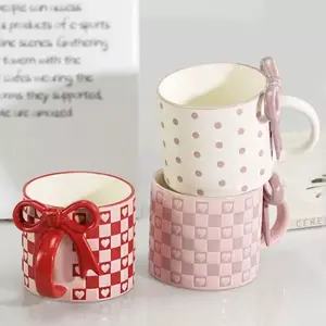 3D Ceramic Coquette Bow Mug – Cute Heart Checkerboard & Polka Dot Coffee Cup, Aesthetic Ribbon Handle Tea Cup for Home & Office, Perfect Pastel Gift for Her (400 ml / 13.5 oz)