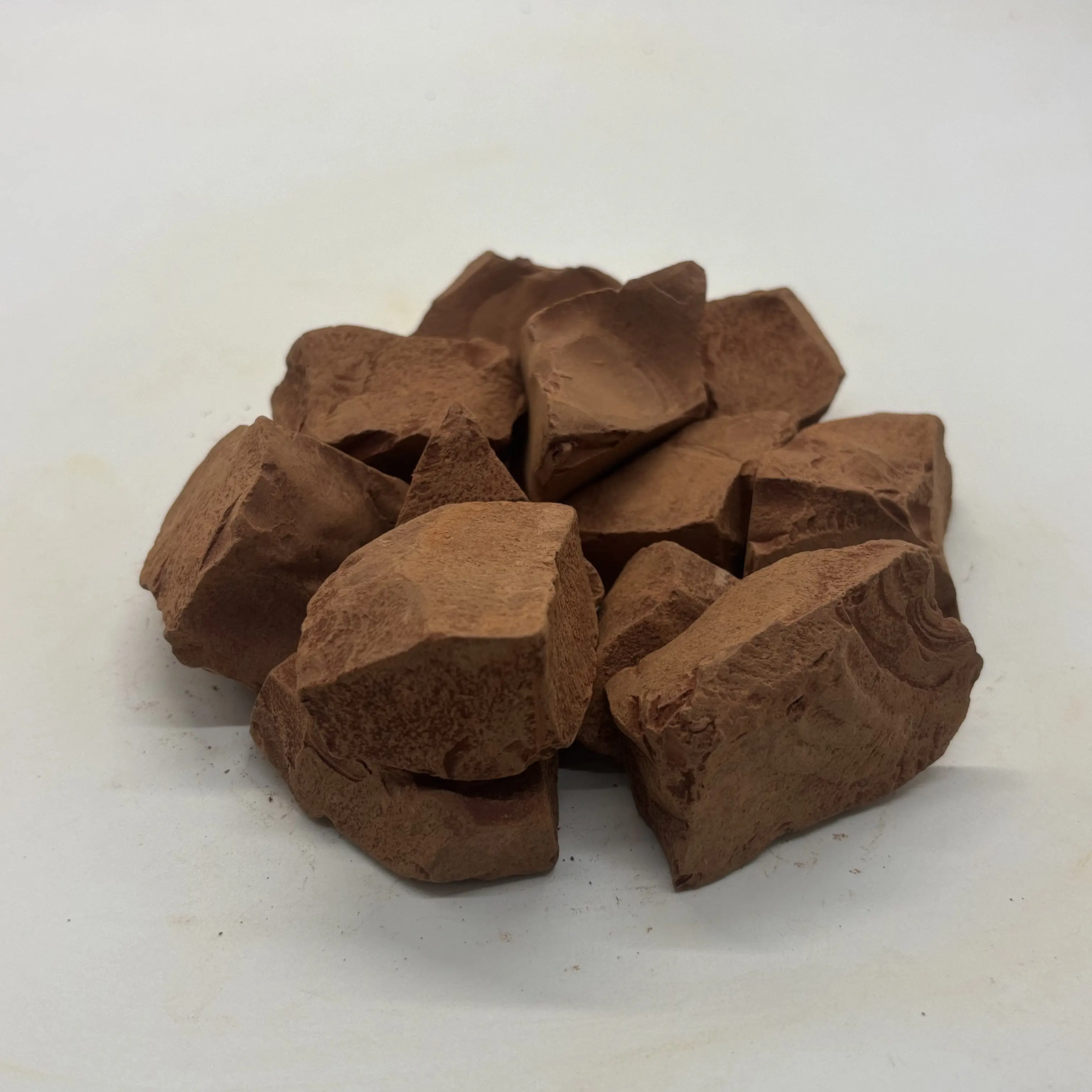 200g/7oz Cosmetic Grade Ural Red Kaolin Natural Clay Chunks, 100% All Natural, Additive-Free, Free from Fragrances, Raw Edible Clay Blocks for Home Improvement Garden Soil Supplies