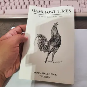 Levántate y brilla MF El Gallo Breeding Register Tracking Book for Poultry Chicken Gallos with Gold Chicken Design Essential for Managing Breeding Records 26pages