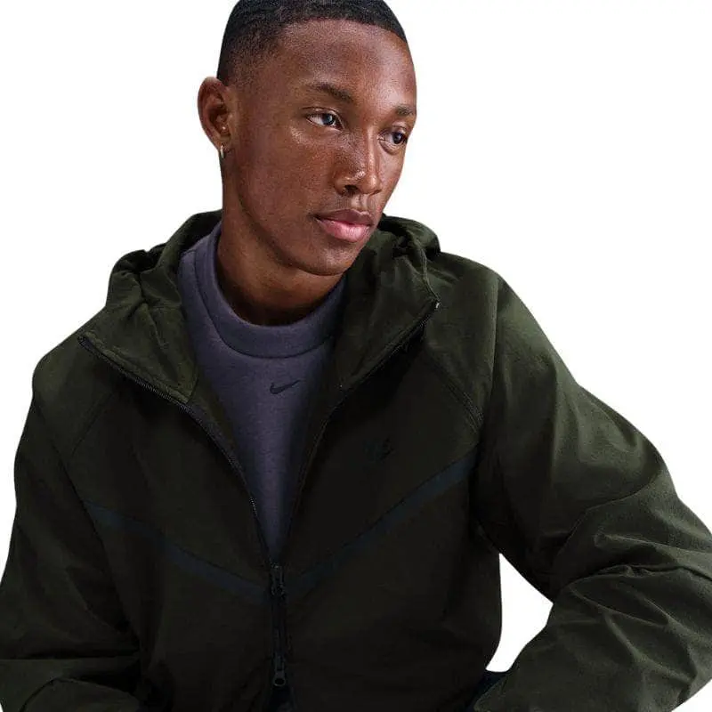 NIKE Men's Tech Woven Hooded Jacket - Loose Fit, Lightweight Outerwear with Sweat-Wicking Nylon Spandex and a Full Zipper