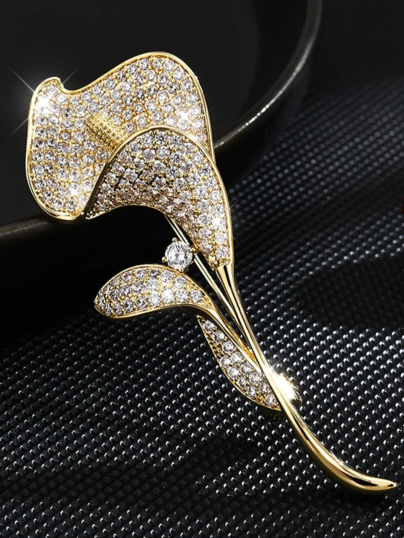 Creative Lotus Design Brooch, Artificial Zircon Decor Fashion Brooch for Women & Girls, Trendy All-match & Exquisite Brooch for Birthday Gift