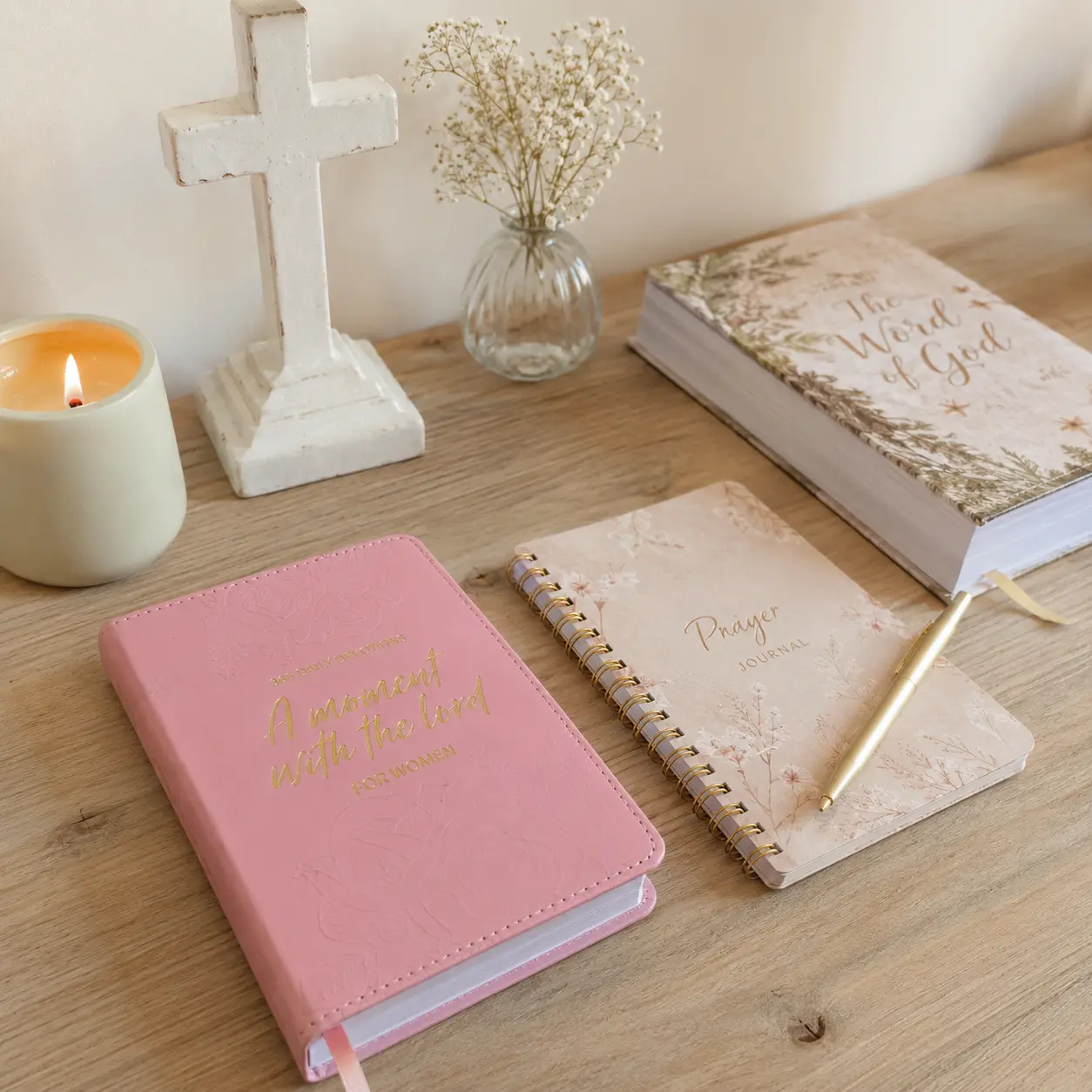 One Minute with God for WoMen, 365 Days Devotional Journal, Portable Daily Reflections NoteBook, Perfect Gift for Holidays Birthdays Christmas New Year, Self Improvement Journal