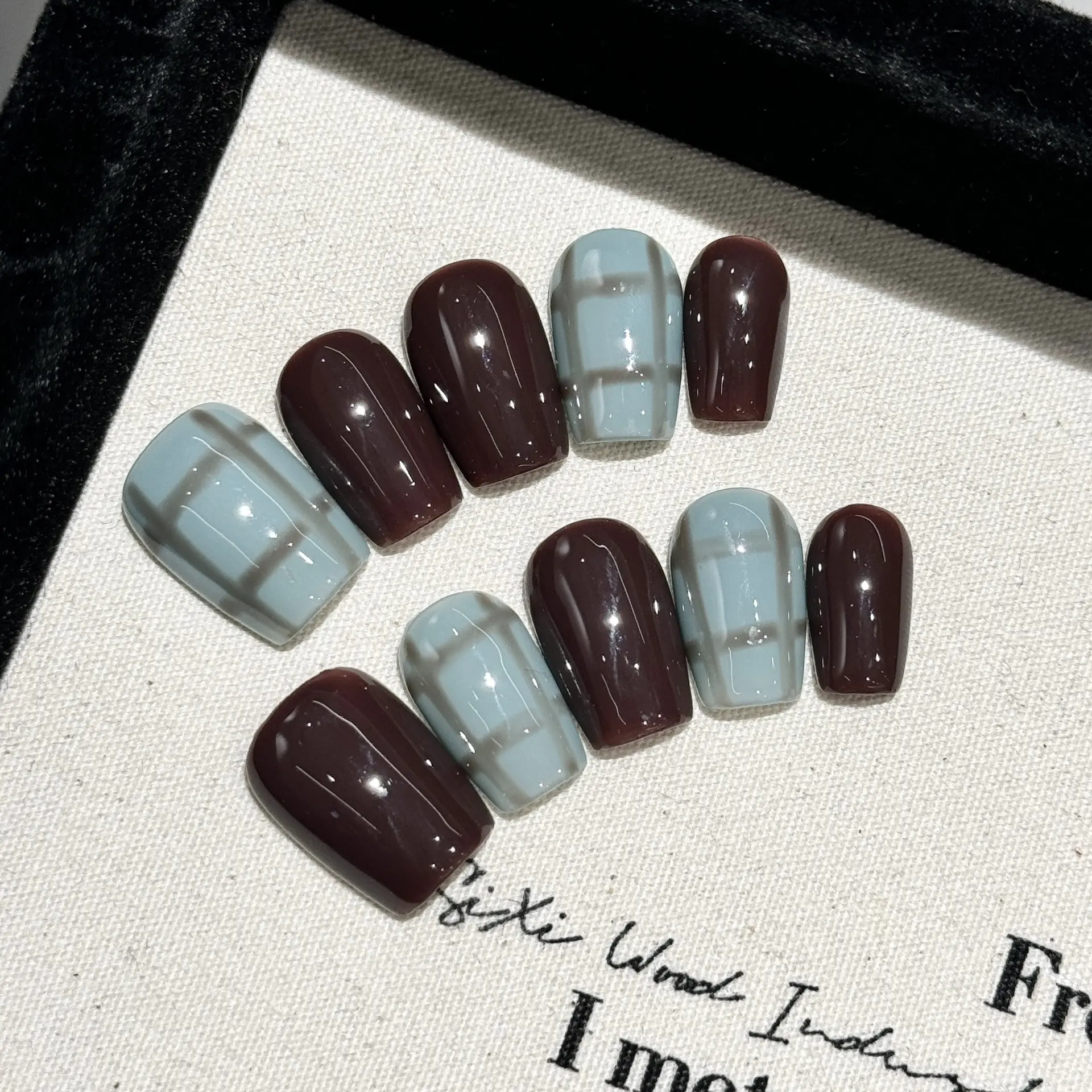 10pcs Handmade Ultra-Short Coffin Gradient Nails, Pretty False Nails, Smoky Blue Colorblock Pattern, Wearable Nail Art, Detachable, Suitable for Women