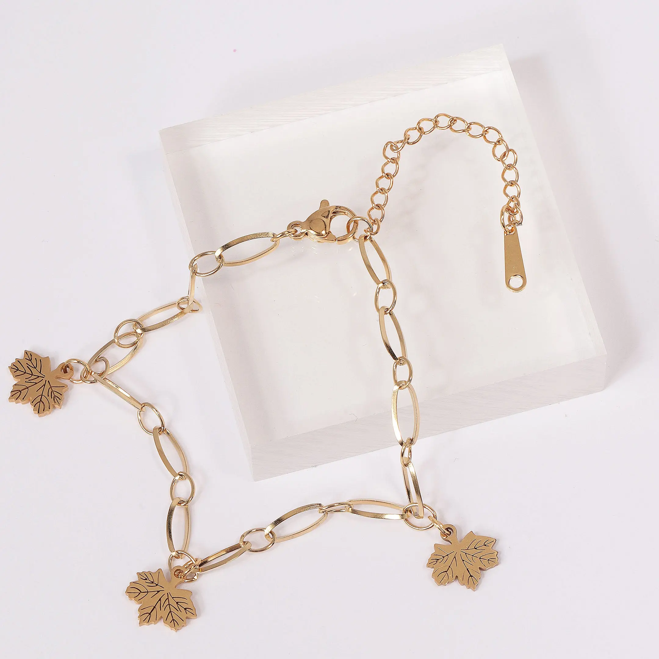 Leaf Charm Chain Bracelet