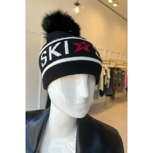 BLACK SKI HAT