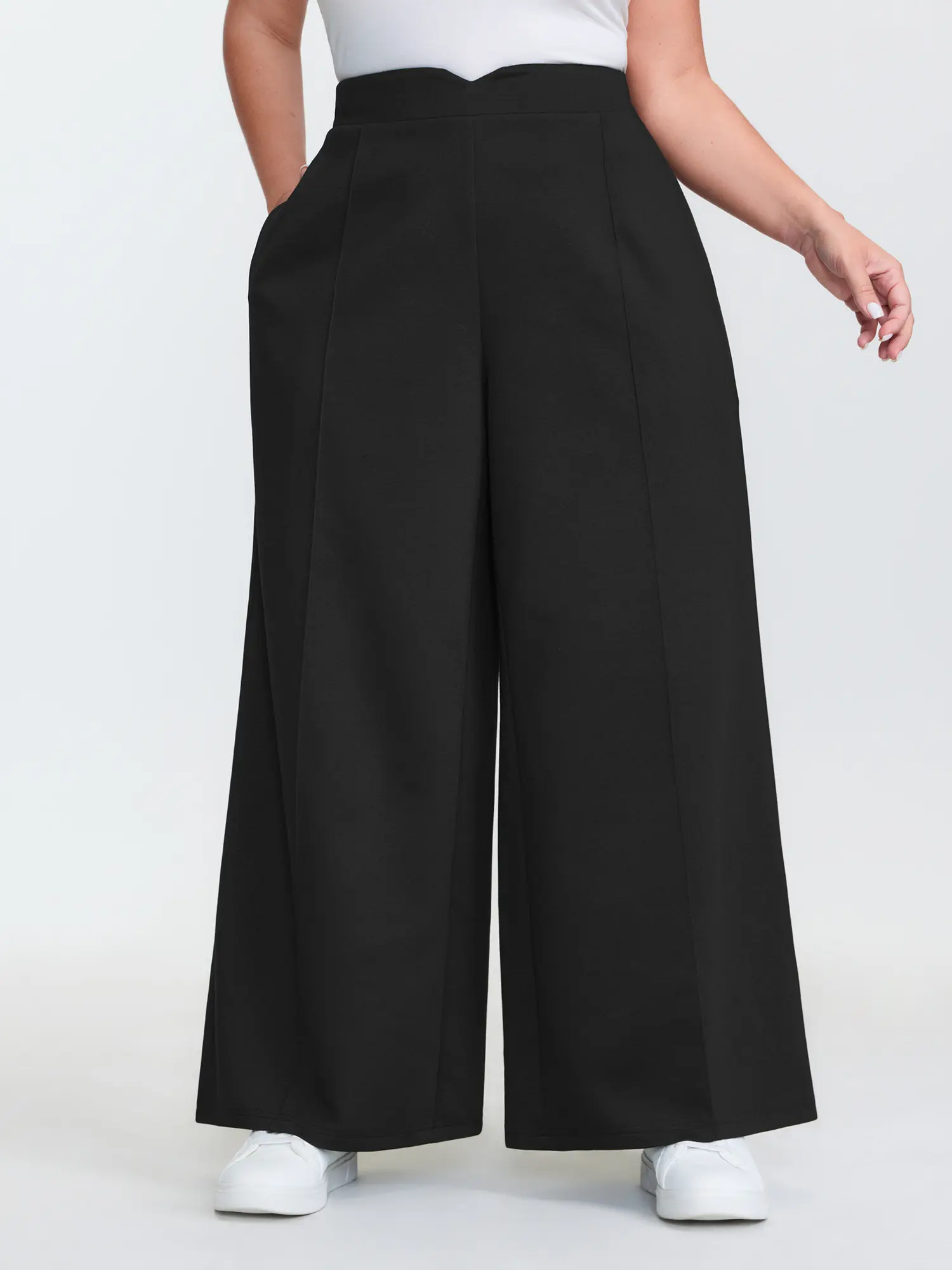 BloomChic Plus Size Solid Wide Leg Culottes in Stretch Rayon, High Rise Knee-Length Leisure Garment with Pockets, Lady, Basic, Plus Size Basics, Spandex, Bottoms