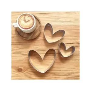 3pcs Stainless Steel Heart-shaped Cookie and Fruit Cutter Set - Perfect for Valentine's Day Baking, Cherry Cakes and Sugar Crafts, Cake and Cookie Decoration, Heart-shaped Candy Molds, Chocolate Cutters, Cake Decoration Molds, Baking Tools, Kitchen Gadget