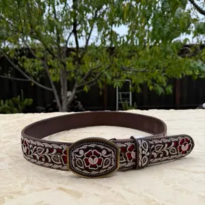 Women belts/ cinto corte laser con Flores