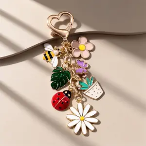 Cute Cartoon Leaf Ladybug Bee Planter Keychain Kawaii Charm, Alloy Butterfly Flower Plant Pendant, Sweet Summer Gift for Friends and Family