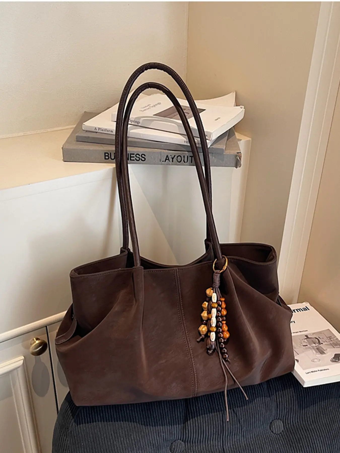 Women's Winter New Fashion Large Capacity Retro Simple Shoulder Bag, Casual Velvet Commuter Tote, Trendy Axillary Bag for Daily Use, Classic Shoulder Bag, Zipper Shoulder Bag