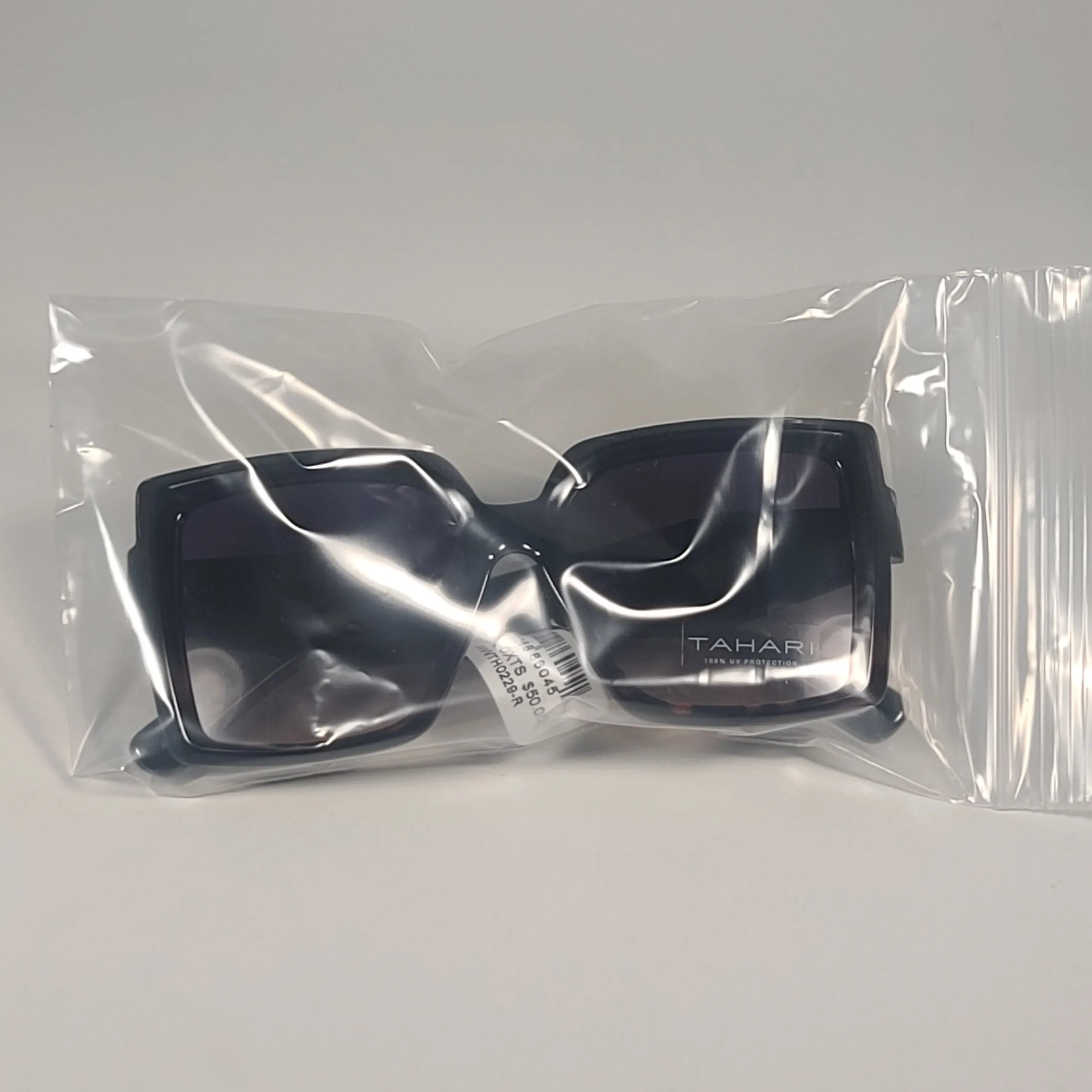 Tahari TH916 OXTS Oversize Butterfly Sunglasses Black Brown  display picture 1