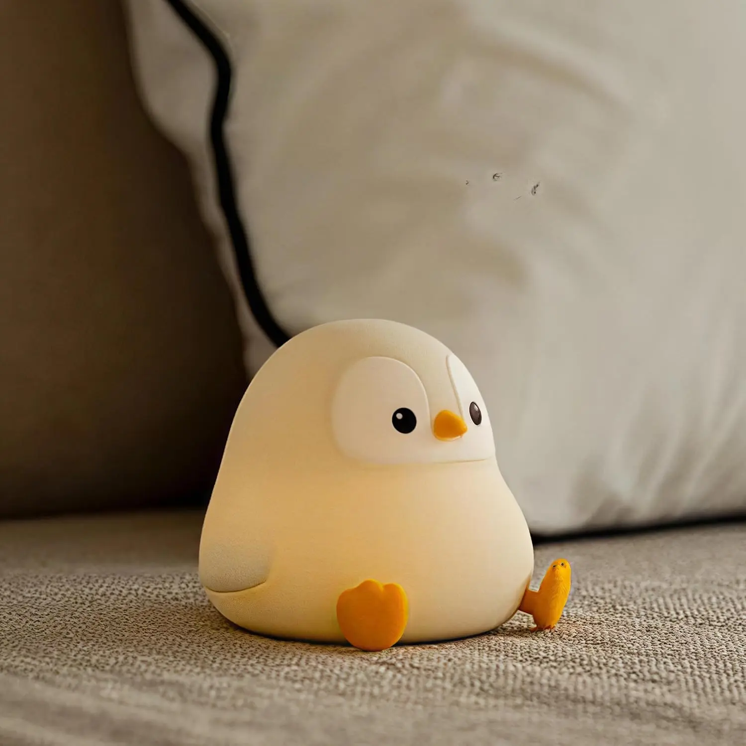 Penguin Night Light, LED Squishy Novelty Animal Night Lamp, Food Grade Silicone, 2 Level Dimmable, Nursery Nightlight for Desk Decor, Funny Gifts Stuff for Boys Girls Baby, White Elephant Gifts, Gifts For Kids, Child-Friendly Ambient Night Light