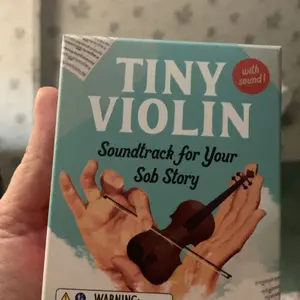 Tiny Violin Mini Sound Toy with Strings, Bow, Book, Display Stand & Chinrest - Soundtrack-Infused Funny Gag Gift for Friends, 2026 Christmas Stocking Stuffer