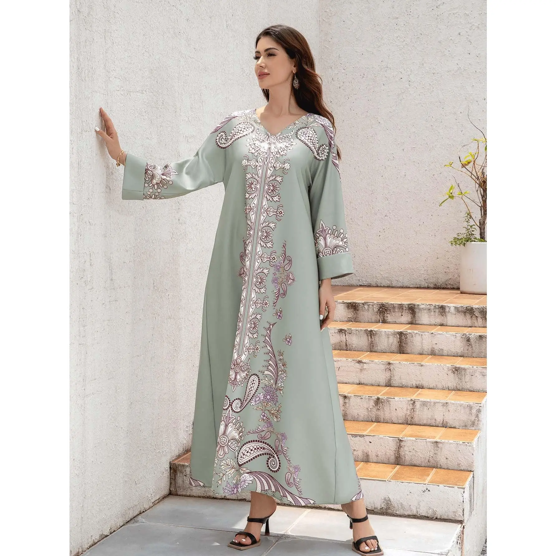 Muslim Women's Wear Robe Printing Hot Bead V-neck Turned Cuff Dress