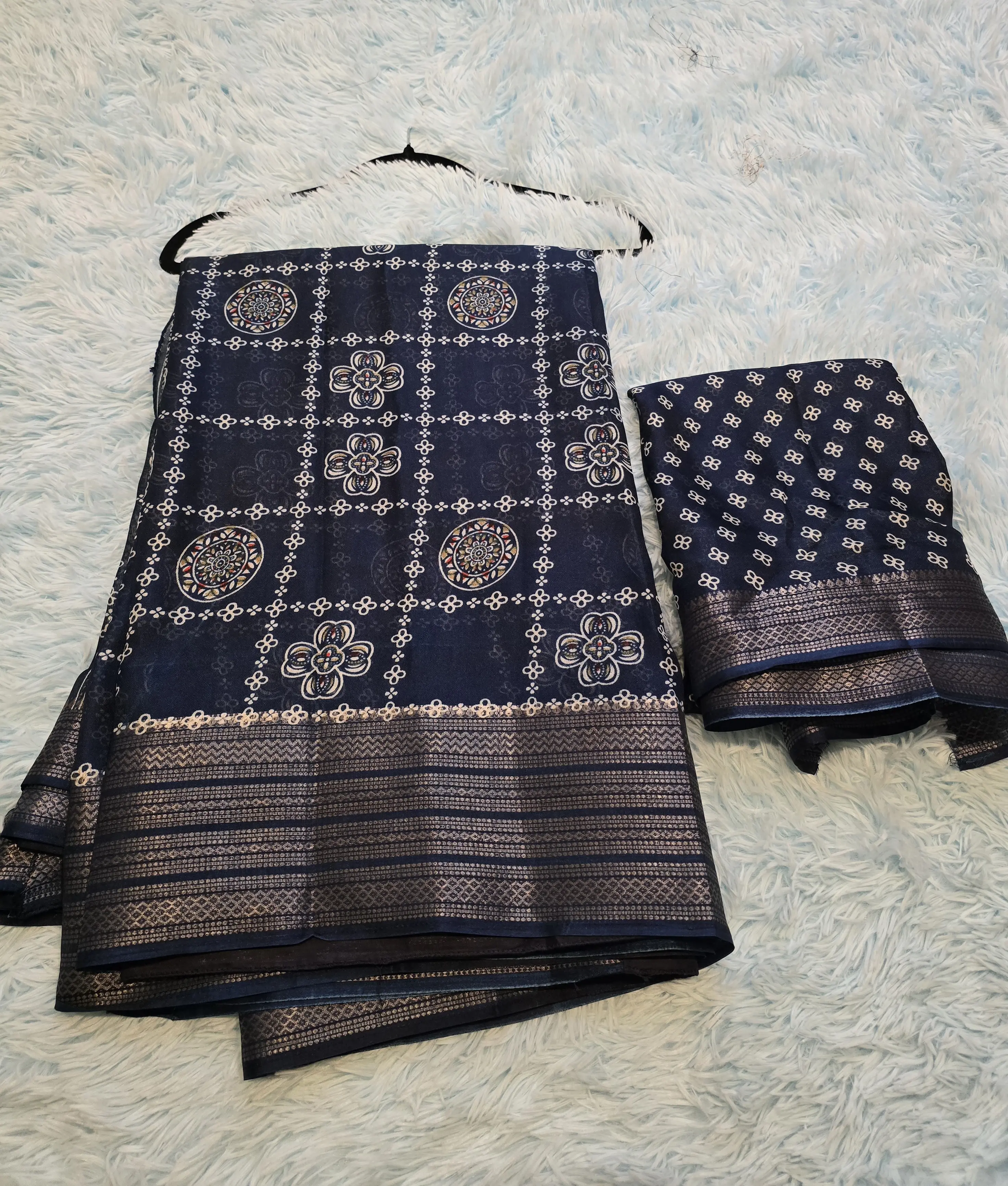 Women's Dark Blue, High quality traditional Bandhani print Georgette Saree with Woven Banarasi Border.