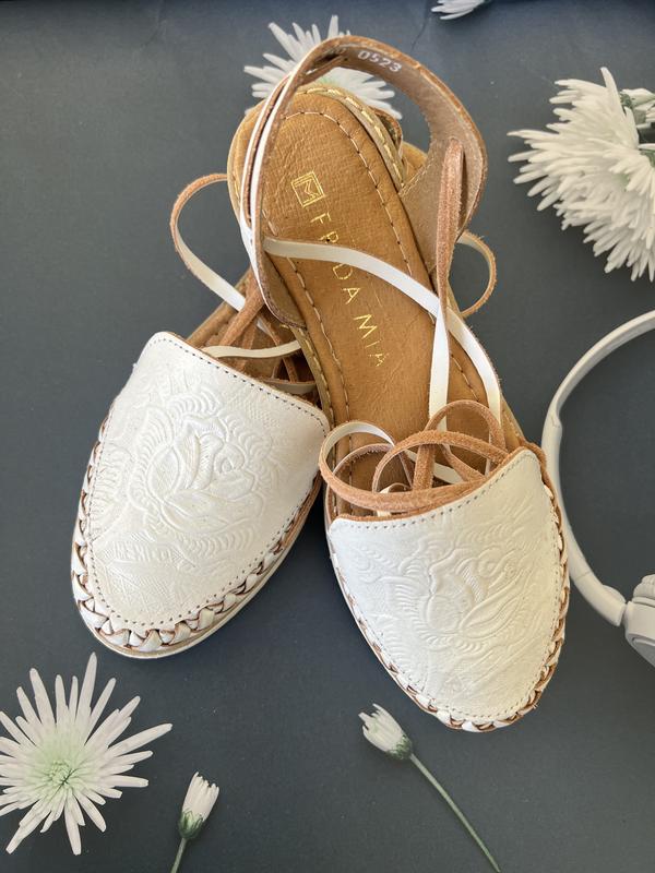 Mexican Huarache Sandals - Boho- Hippie - Vintage - Mexican - Leather - Shoes - Handmade - Gift for her - gift for mom - comfortable shoes - lace shoes