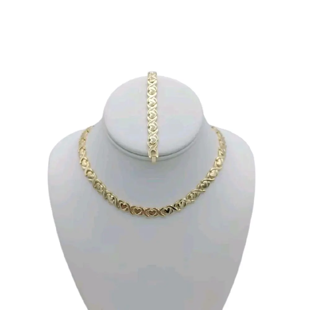 Valdiviajewelry #1060 XOXO bracelet and necklace set, 14k gold-plated, high-quality. Valdiviajewelry #1060 XOXO bracelet and necklace set, 14k gold-plated, high-quality.