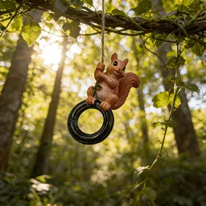 Outdoor Tire Squirrel Statue Hanging Decor, Resin Realistic Animal Sculpture, Garden Patio Lawn Decoration, Wedding Atmosphere Ornament