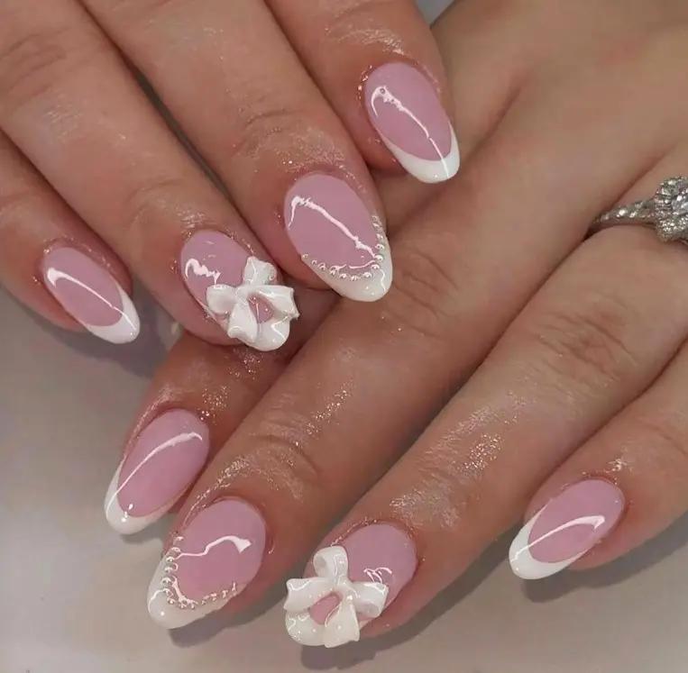 24 Pcs French Tip Press On Nails - Short Almond Bow Fake Nails with Pearl Designs - White French Tip False Nails - Reusable Artificial Nails for Women & Girls