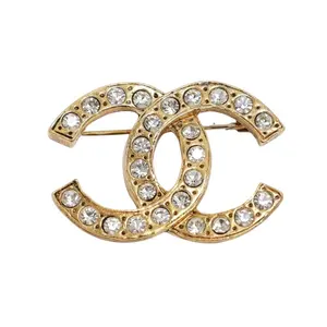 Pre-owned Metal Brooch CHANEL Rhinestone Gold Plated #1275
