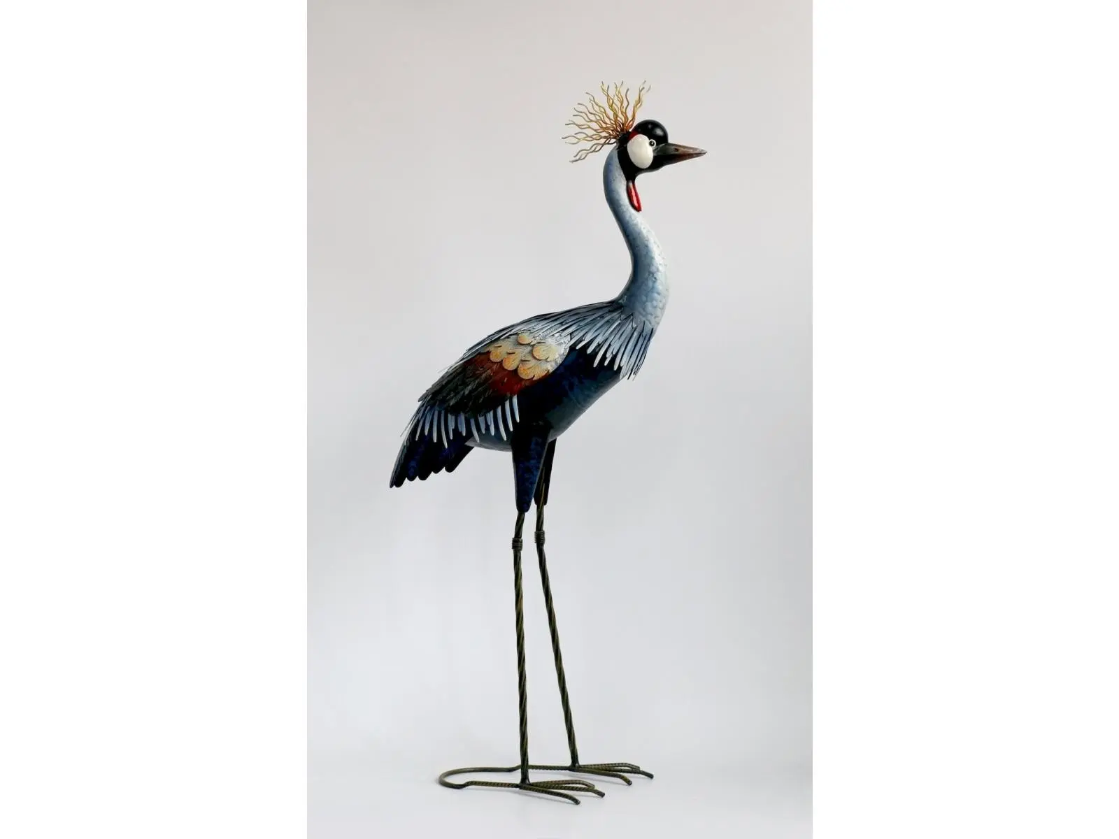 Metal Tufted Crane-Shape Outdoor Garden Statue, Decorating My Apartment