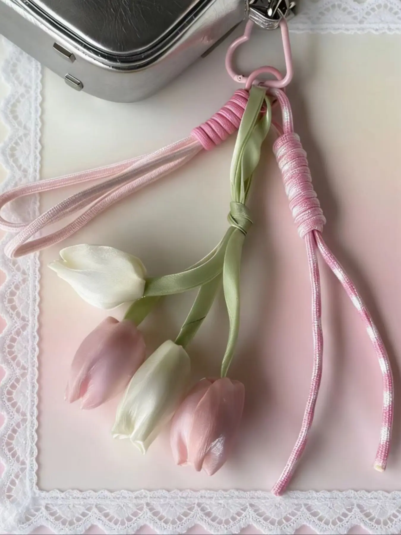Sweet Tulip Bag Charm,Ribbon Satin Tulip Keychain Elegant French Tulip Flower Pendant Tulip Bud Bag Chain Charm Purse Accessories for Women Tulip Floral Pendant for Wallet,Backpack Handbag.An Attractive Daily Jewelry Accessory & Gift for Wedding,Birthday