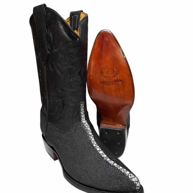 Bota Vaquera para Hombre Con Punta Ancha Grabado Tipo Mantarraya Reyna Con Perla/ Western Rodeo Men's Black and White Leather Boots Pointed Toe Style with Embroidered Shaft Design